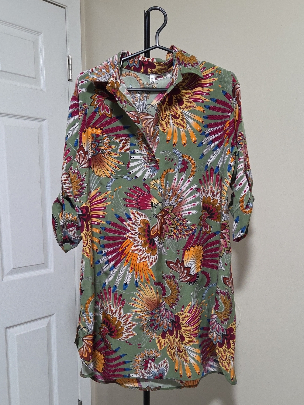 Ekouaer Olive Floral-Print Roll-Tab Sleeve Tunic Top